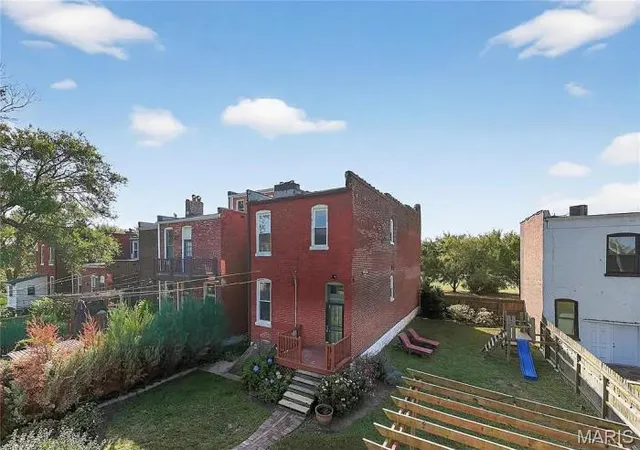 $369,000 | 2751 Shenandoah Avenue, St. Louis, MO 63104