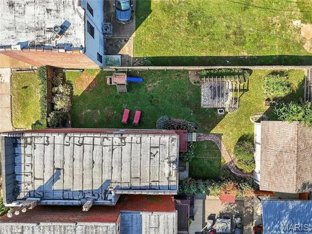 $369,000 | 2751 Shenandoah Avenue, St. Louis, MO 63104