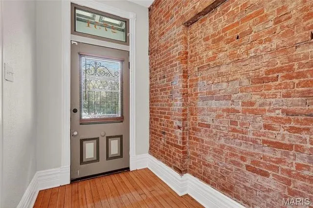 $369,000 | 2751 Shenandoah Avenue, St. Louis, MO 63104