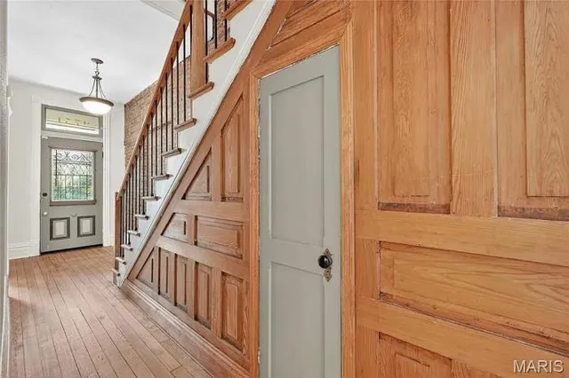 $369,000 | 2751 Shenandoah Avenue, St. Louis, MO 63104