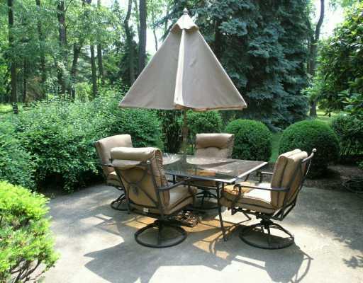 219 Hunt Road Fox Chapel, PA 15215 - Photo 3 of 8 Patio/Deck.