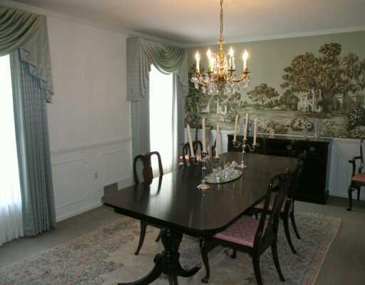 219 Hunt Road Fox Chapel, PA 15215 - Photo 5 of 8 Dining Room.