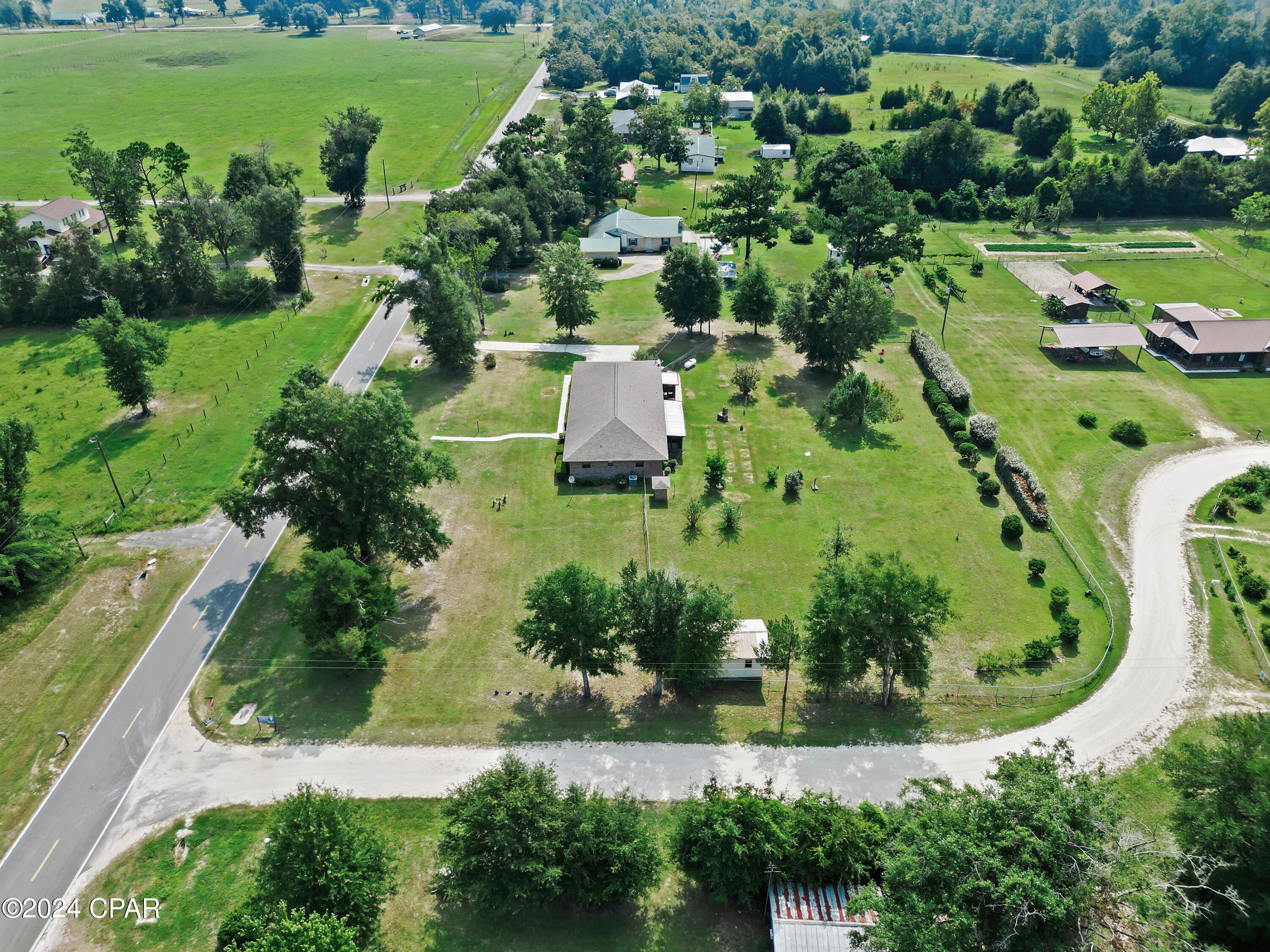 8255 Shady Grove Road Grand Ridge, FL 32442 - Photo 13 of 49