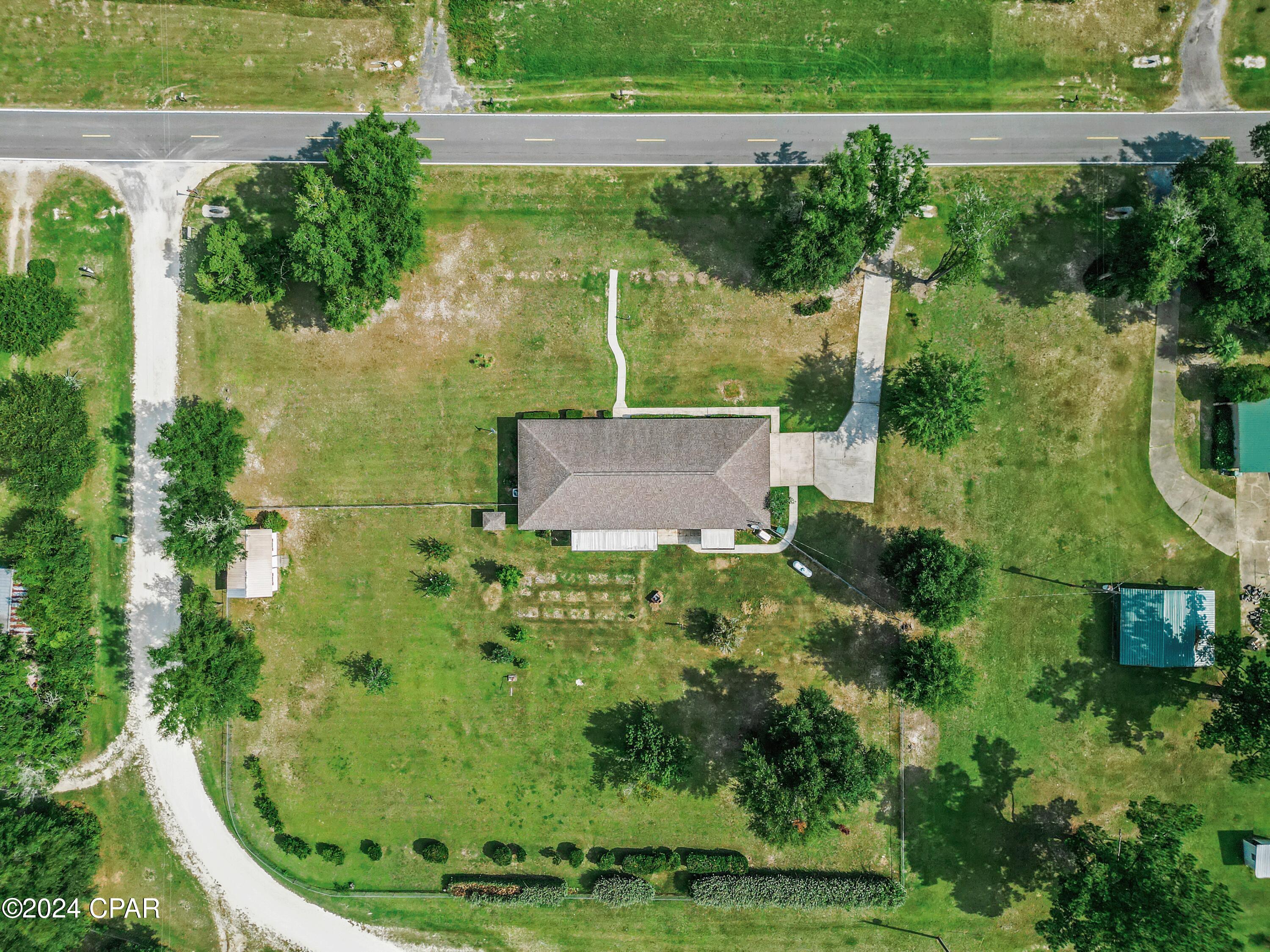 8255 Shady Grove Road Grand Ridge, FL 32442 - Photo 14 of 49