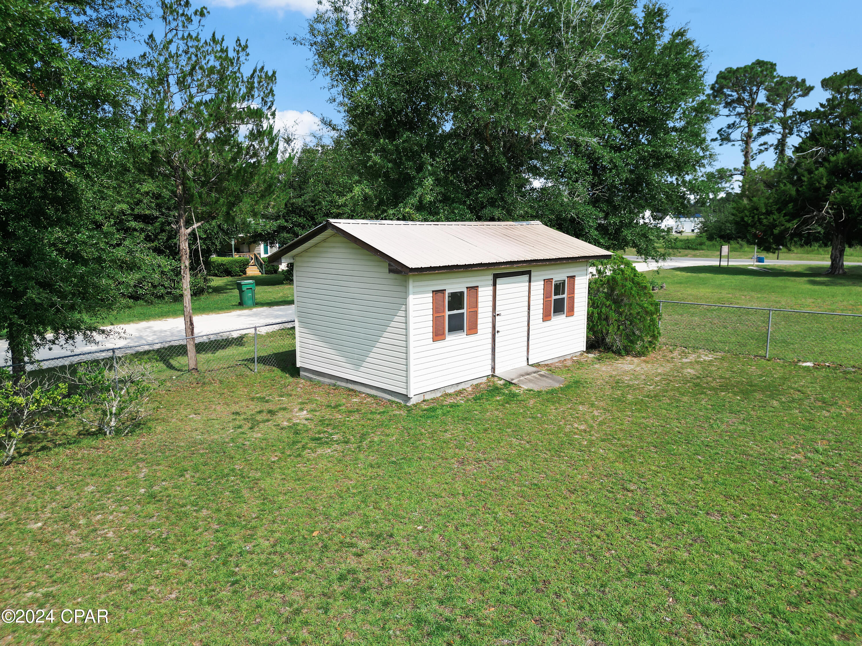 8255 Shady Grove Road Grand Ridge, FL 32442 - Photo 16 of 49
