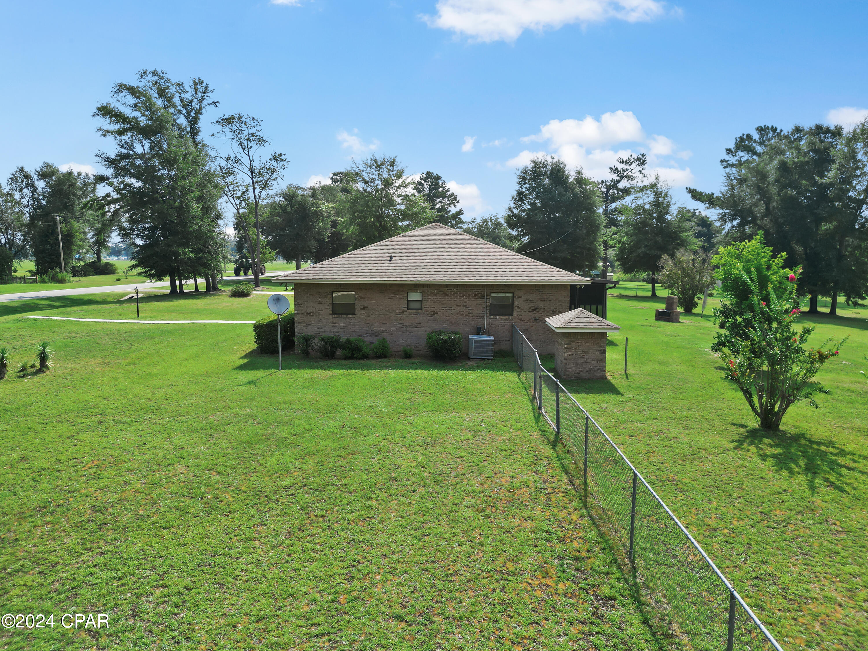 8255 Shady Grove Road Grand Ridge, FL 32442 - Photo 6 of 49