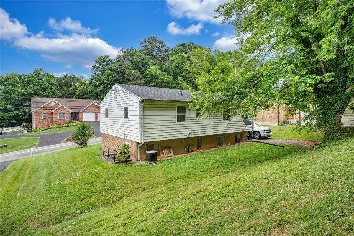 5739 Green Ridge Road Roanoke, VA 24019 - Photo 27 of 30 30-MIB09914
