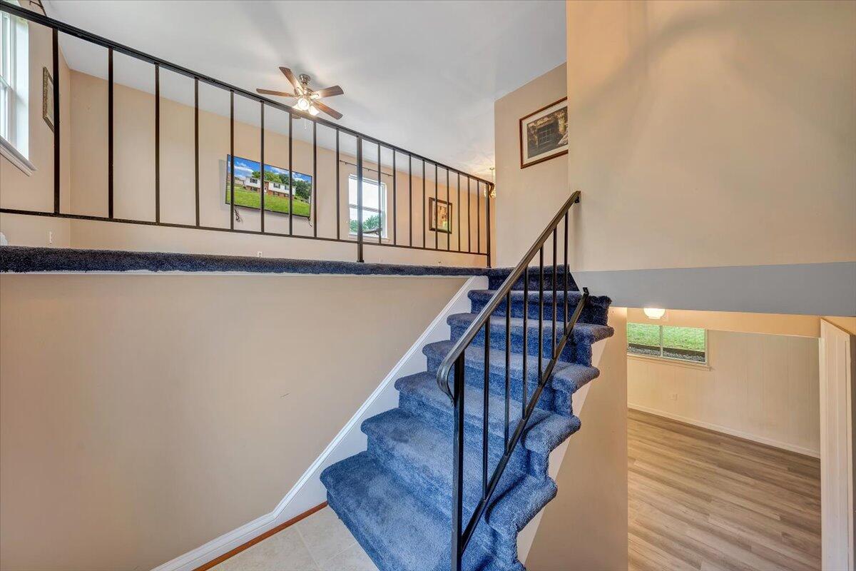 5739 Green Ridge Road Roanoke, VA 24019 - Photo 3 of 30 05-MIB09830