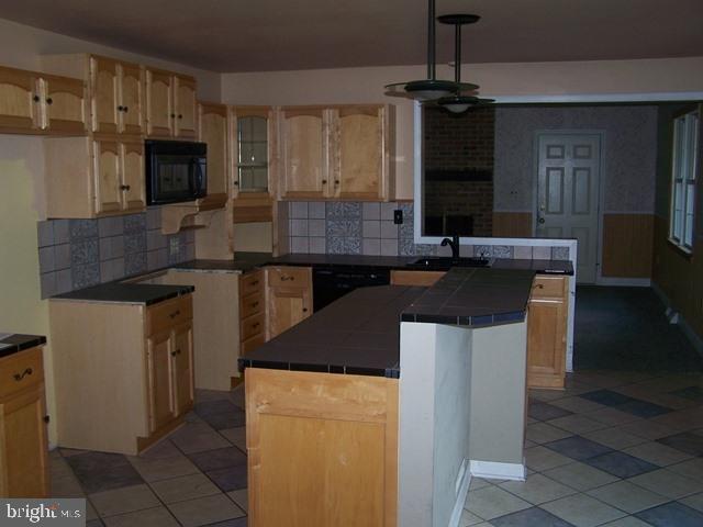 1 Lark Lane Lancaster, PA 17603 - Photo 8 of 20 Gallery Image 8