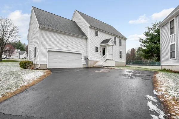 $629,900 | 61 Barbara Lane, Hudson, NH 03051