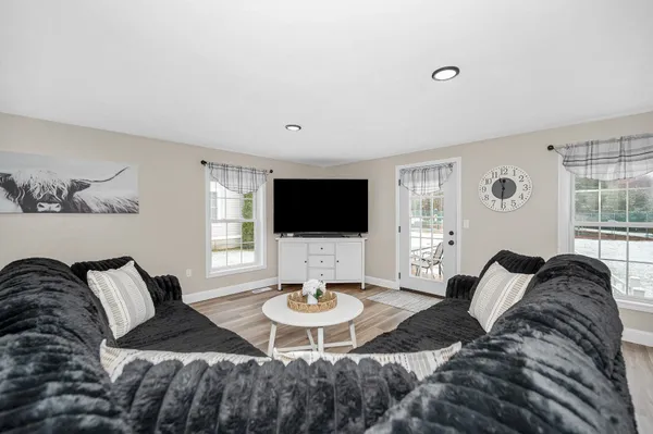 $629,900 | 61 Barbara Lane, Hudson, NH 03051
