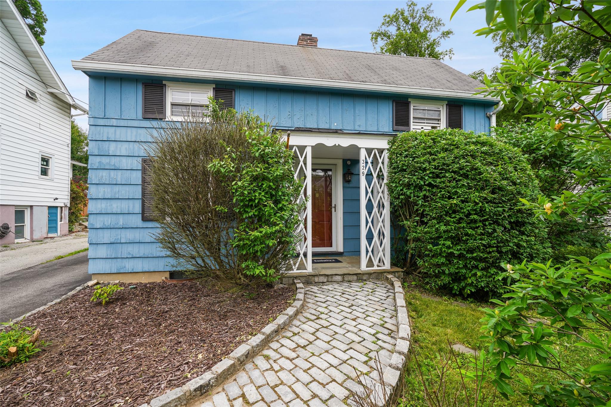 Welcome to 329 Simpson Place!