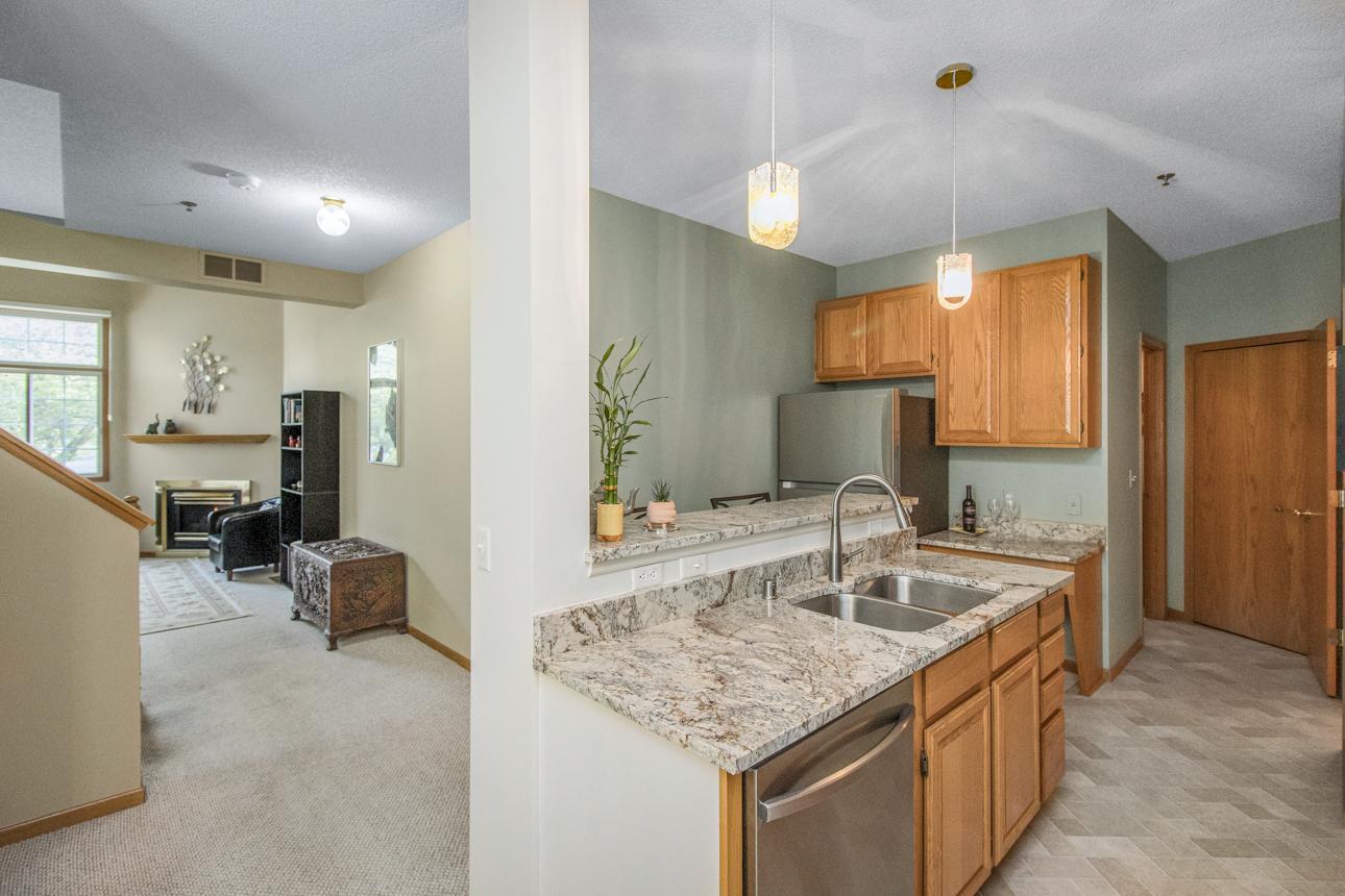 8491 Cortland Road Eden Prairie, MN 55344 - Photo 12 of 30 Gallery Image 12