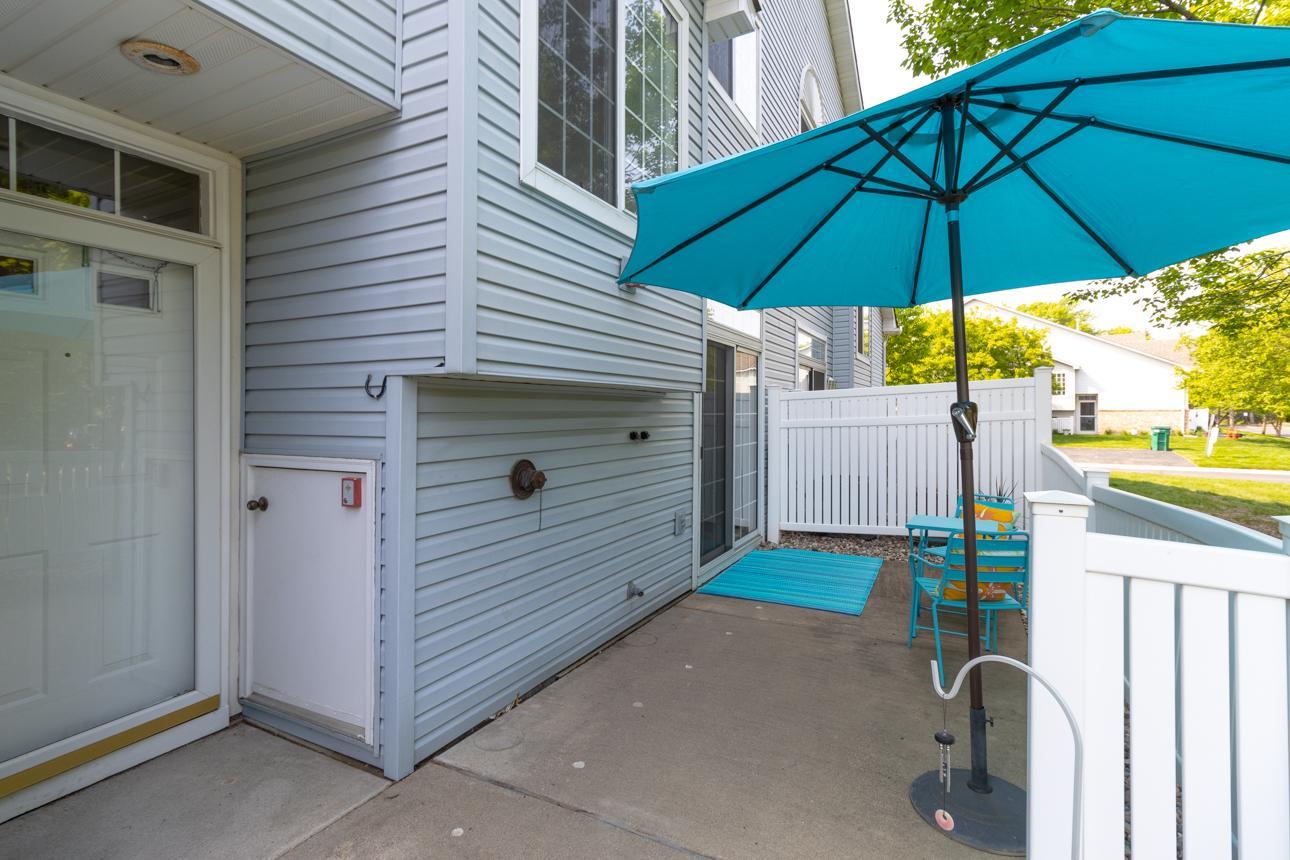 8491 Cortland Road Eden Prairie, MN 55344 - Photo 3 of 30 Gallery Image 3