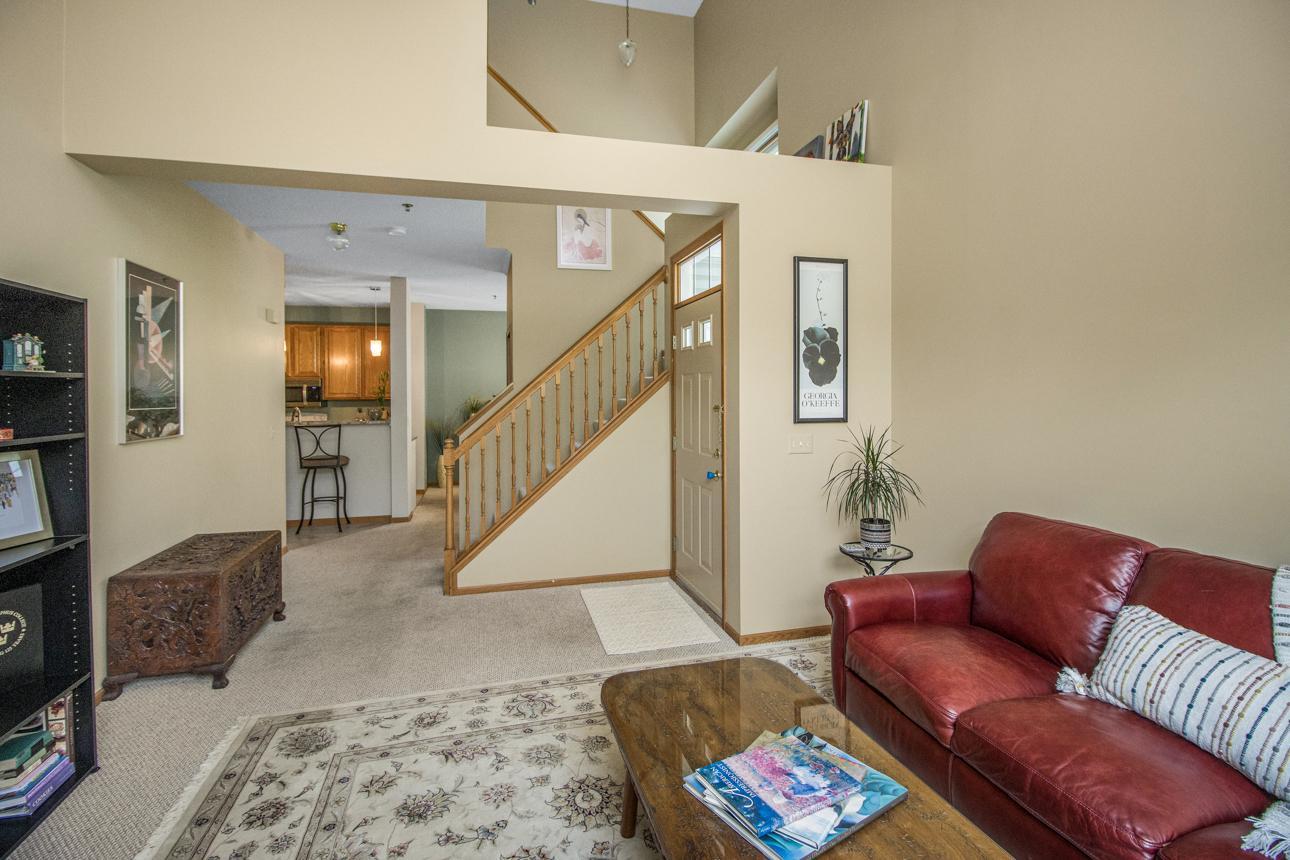 8491 Cortland Road Eden Prairie, MN 55344 - Photo 5 of 30 Gallery Image 5