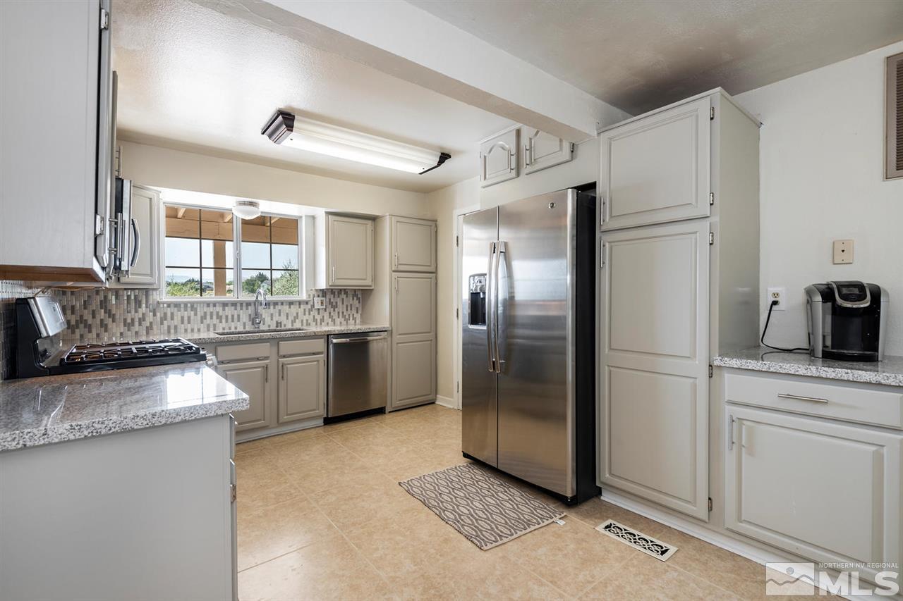 3690 Pomo Drive Reno, NV 89503 - Photo 5 of 20 Photo 5