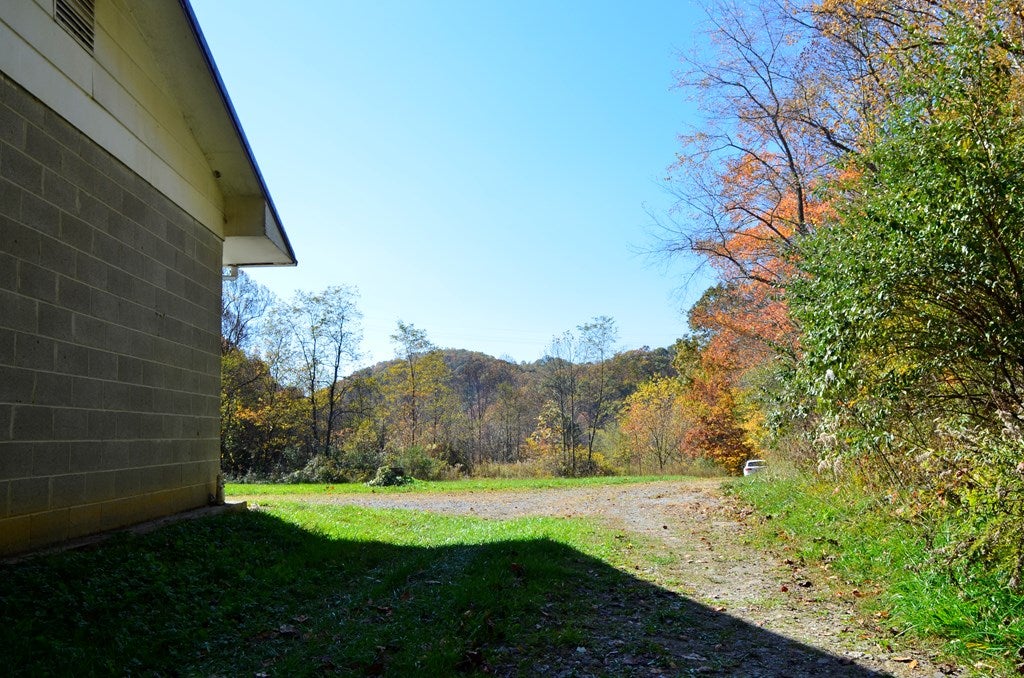 264 Congress Road Raven, VA 24639 - Photo 18 of 25 Gallery Image 18