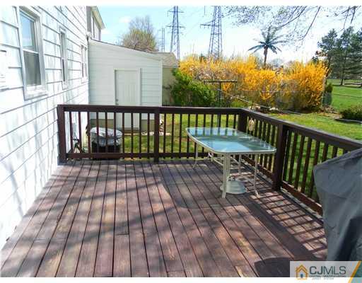 7 Longfield Road New Brunswick, NJ 08901 - Photo 13 of 17