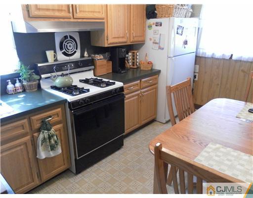 7 Longfield Road New Brunswick, NJ 08901 - Photo 9 of 17