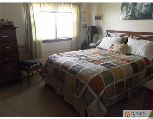 7 Longfield Road New Brunswick, NJ 08901 - Photo 10 of 17