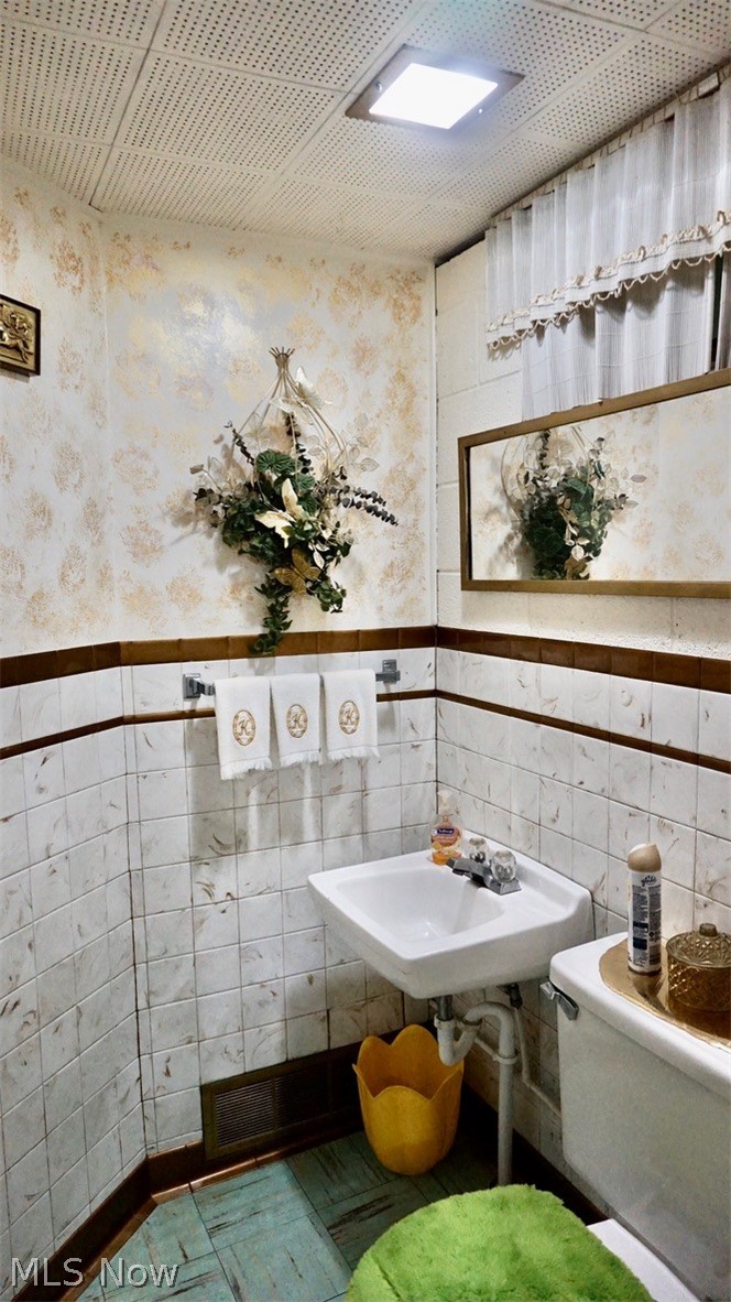 7170 Maplewood Road Parma, OH 44130 - Photo 18 of 24 Gallery Image 18