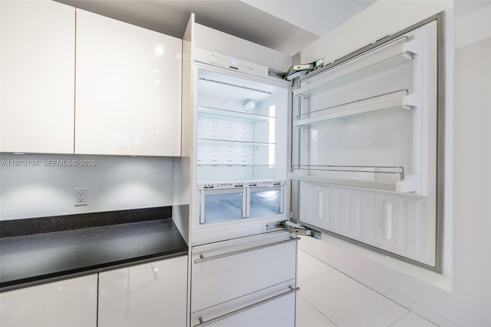 1010 Brickell Avenue, Unit 3010 Miami, FL 33131 - Photo 11 of 49