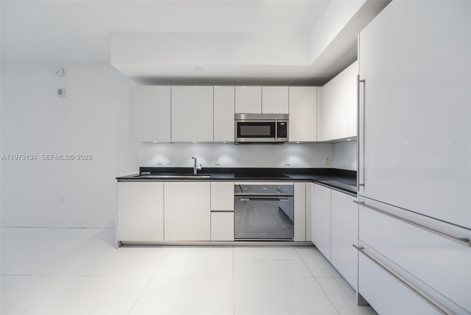 1010 Brickell Avenue, Unit 3010 Miami, FL 33131 - Photo 10 of 49