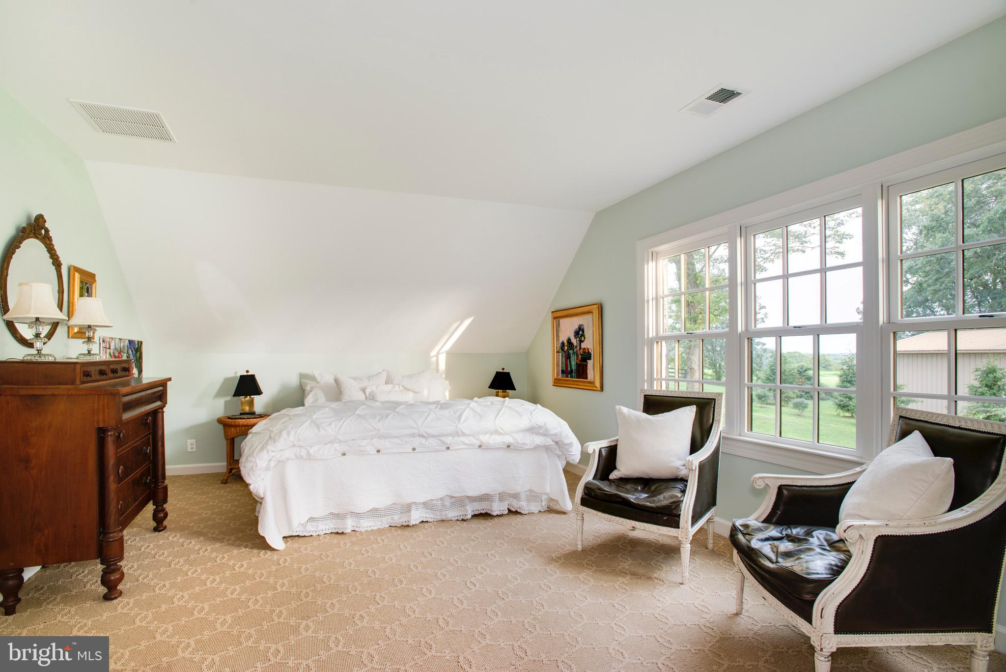 9474 Foxville Road Warrenton, VA 20186 - Photo 31 of 42 Dramatic and Bright Second Floor Guest Suite