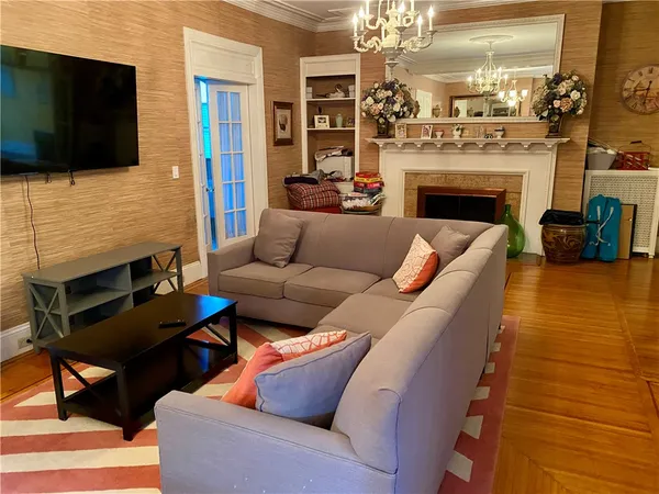 $3,000 | 96 Rhode Island Avenue, Unit 1, Newport, RI 02840
