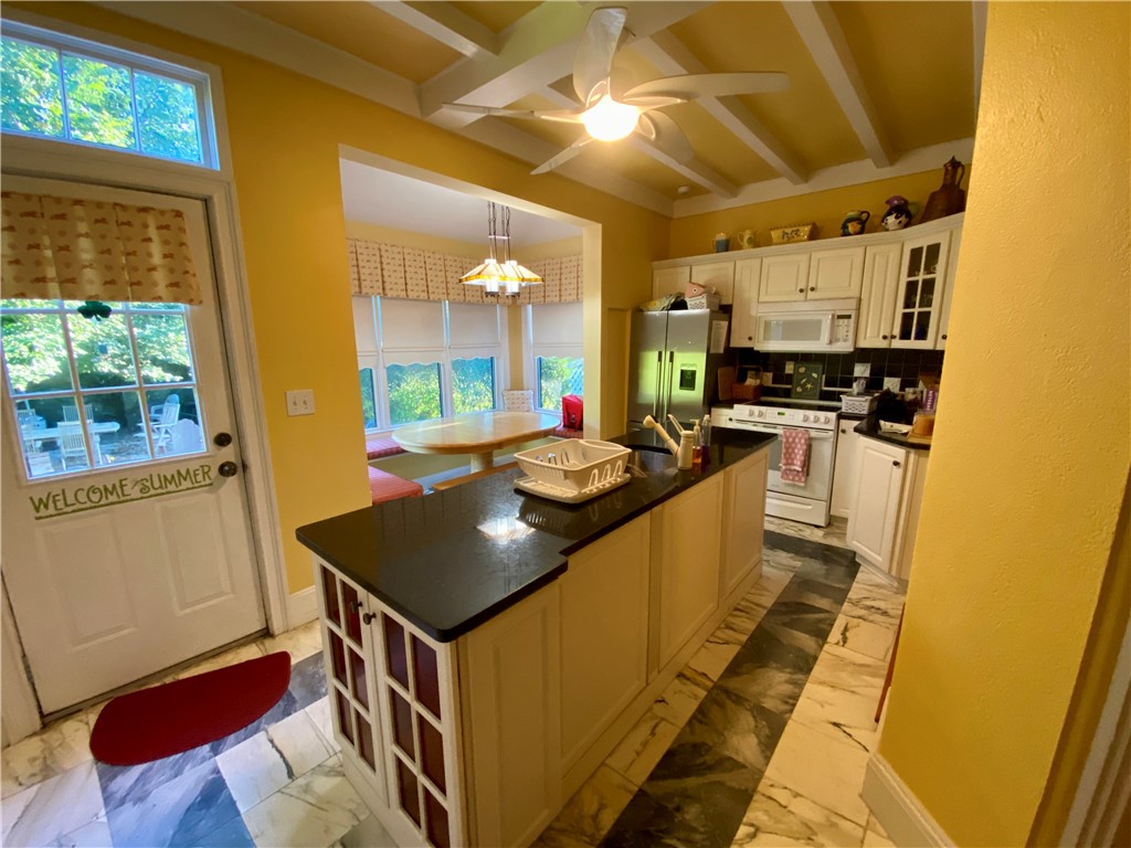 96 Rhode Island Avenue, Unit 1 Newport, RI 02840 - Photo 18 of 23