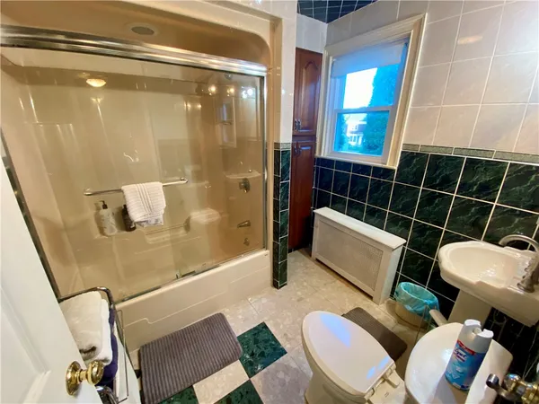 $3,000 | 96 Rhode Island Avenue, Unit 1, Newport, RI 02840