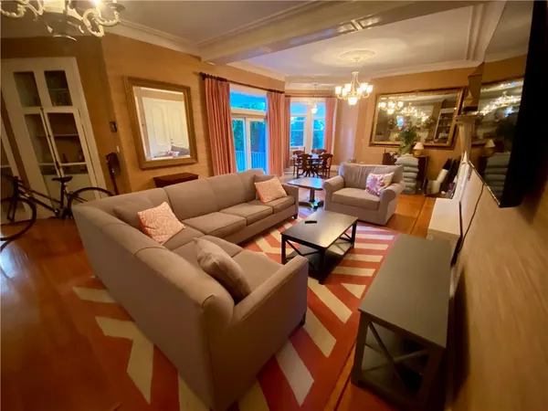 $3,000 | 96 Rhode Island Avenue, Unit 1, Newport, RI 02840