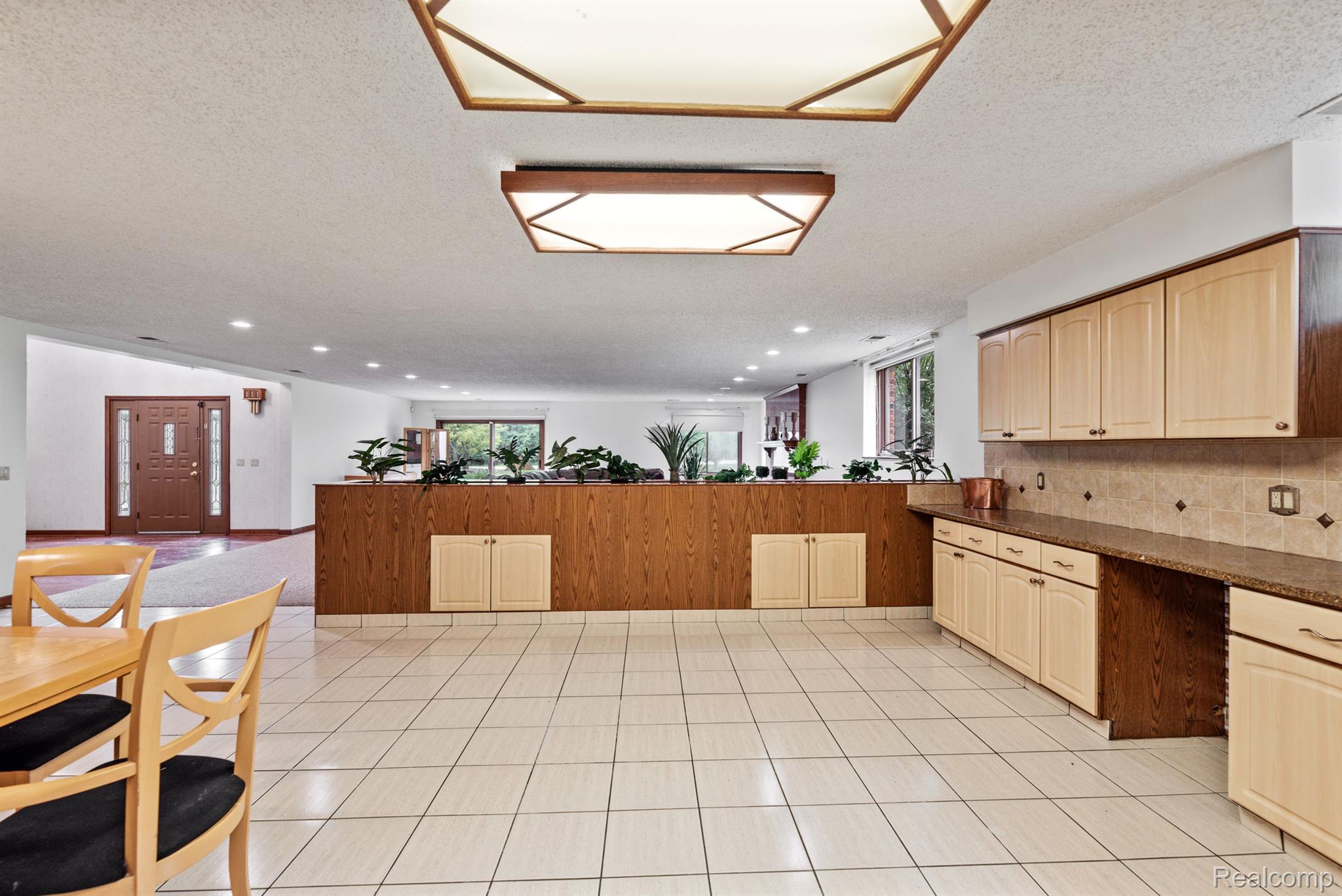 24660 Power Road Farmington, MI 48336 - Photo 22 of 26 Kitchen