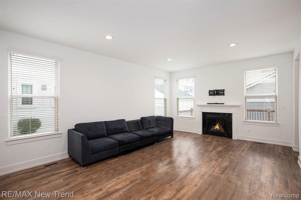2511 Massoit Road Royal Oak, MI 48073 - Photo 15 of 39