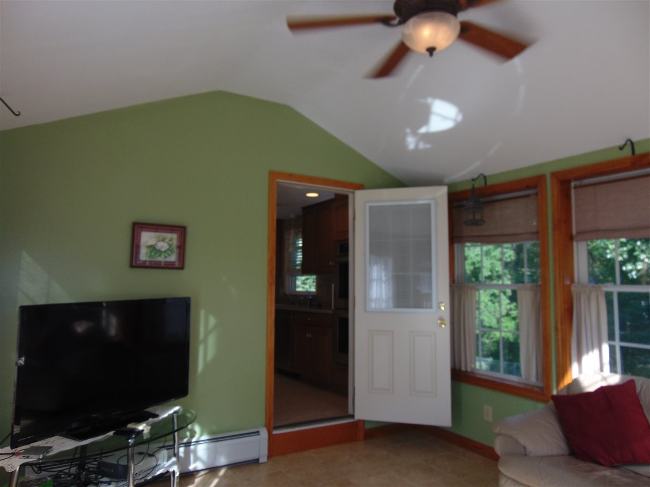 13 Daniel Road Derry, NH 03038 - Photo 10 of 40 Gallery Image 10