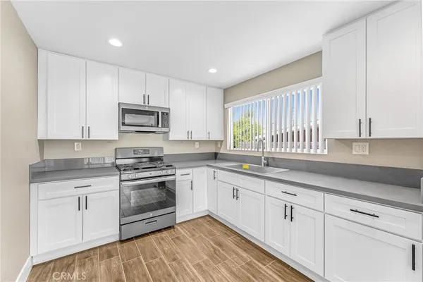 $3,500 | 2417 West Stanford Street, Santa Ana, CA 92704