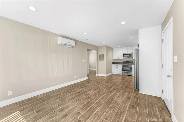 $3,500 | 2417 West Stanford Street, Santa Ana, CA 92704