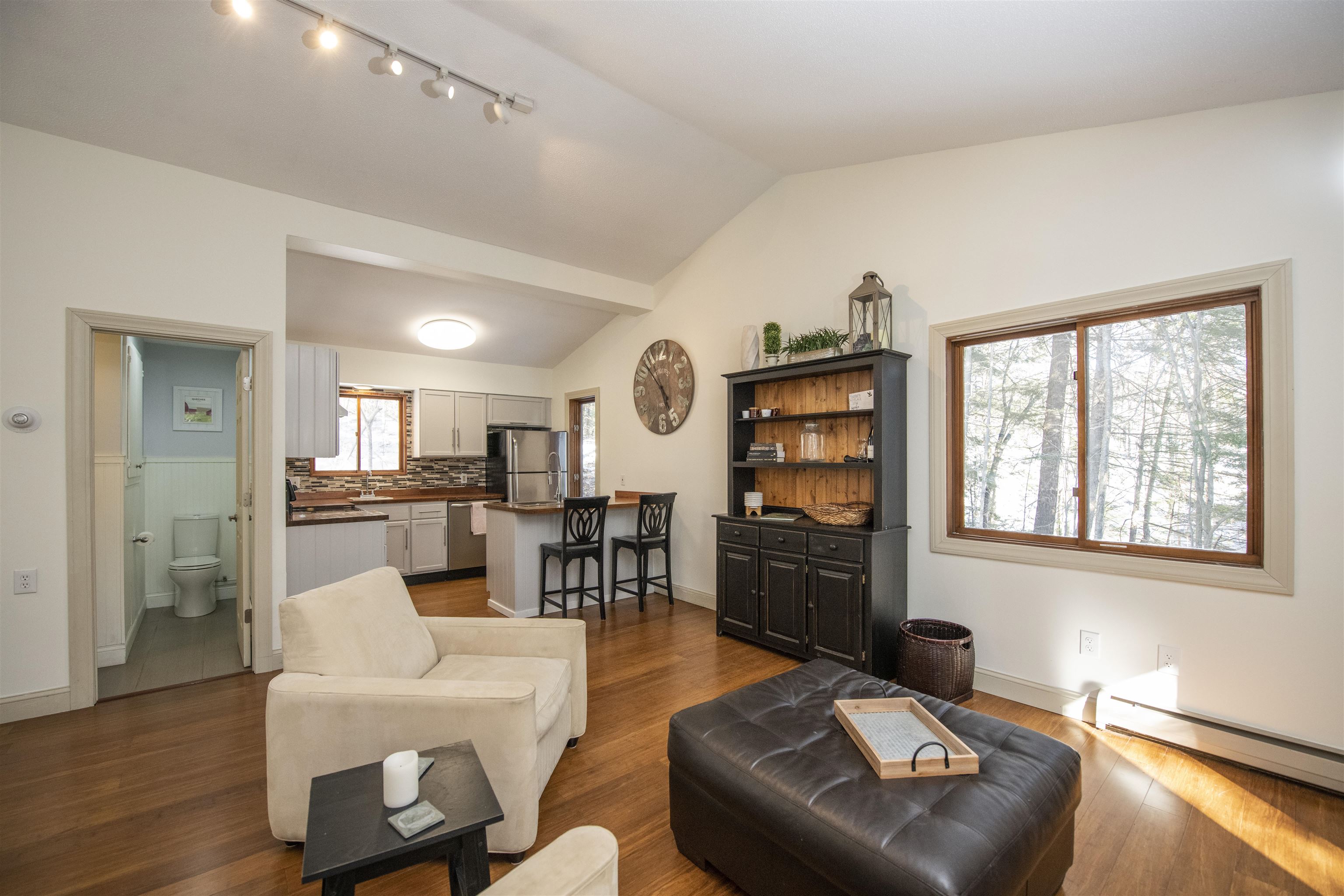 253 Old Quechee Road, Unit 6E Hartford, VT 05059 - Photo 5 of 32 Gallery Image 5