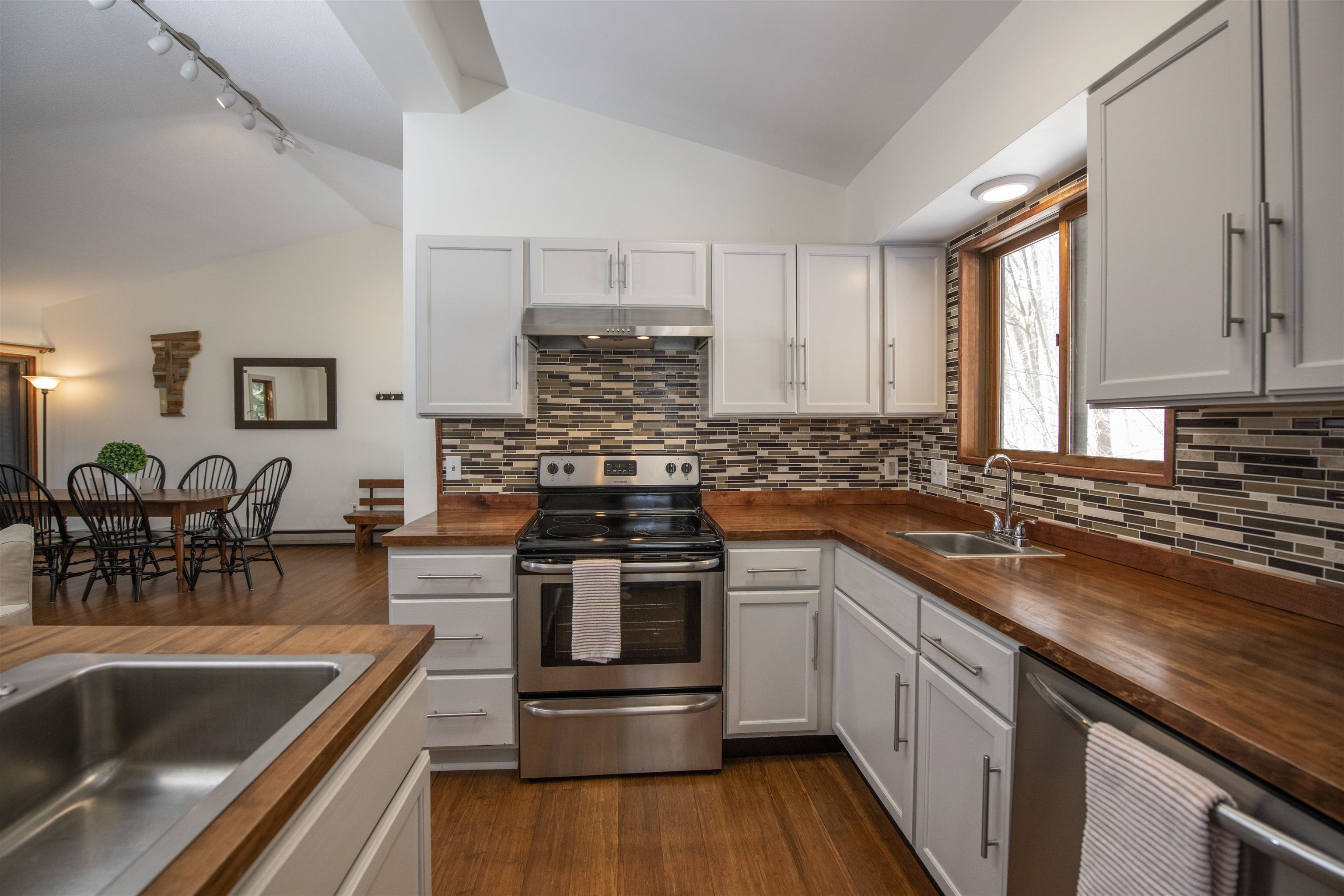253 Old Quechee Road, Unit 6E Hartford, VT 05059 - Photo 9 of 32 Gallery Image 9