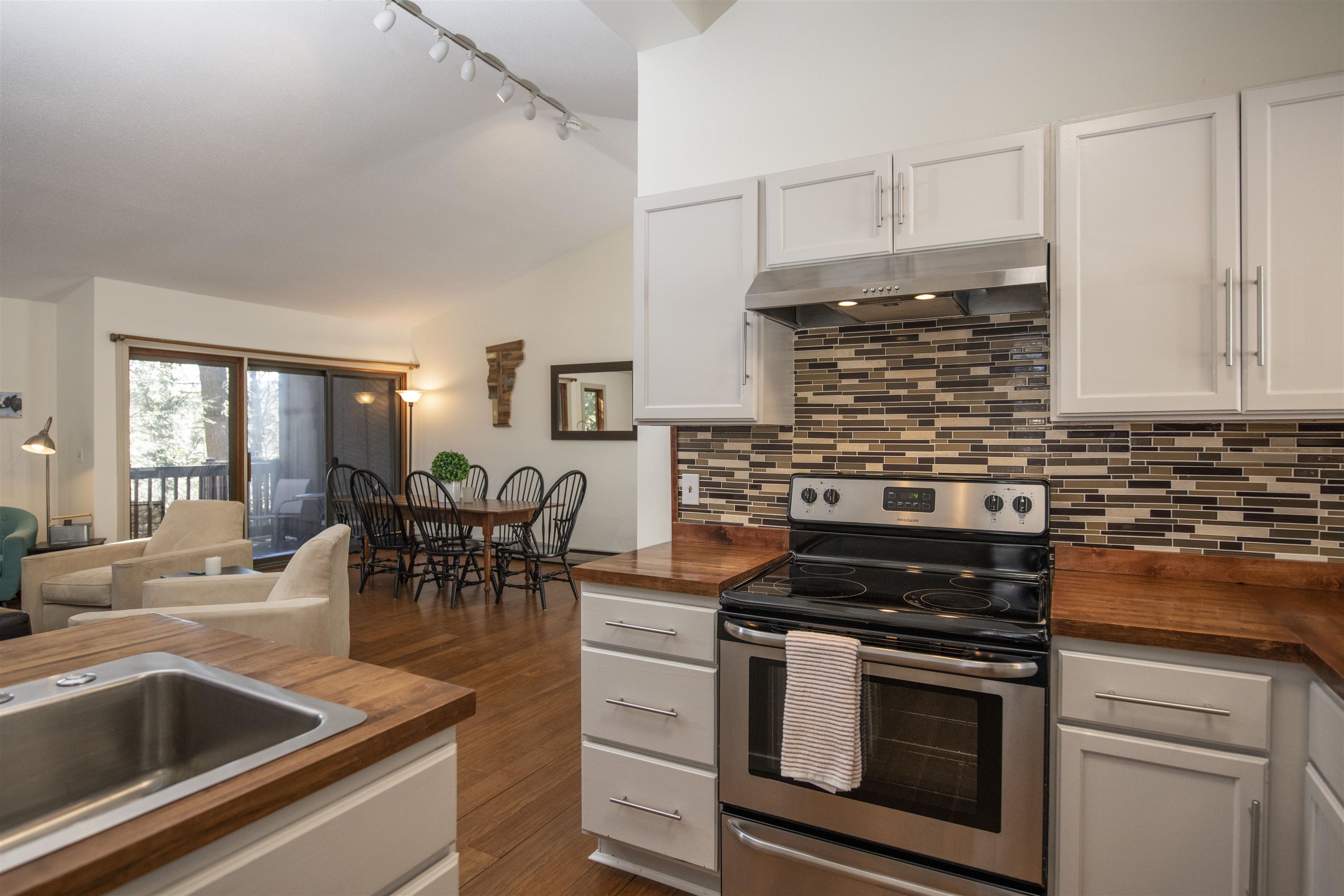 253 Old Quechee Road, Unit 6E Hartford, VT 05059 - Photo 10 of 32 Gallery Image 10