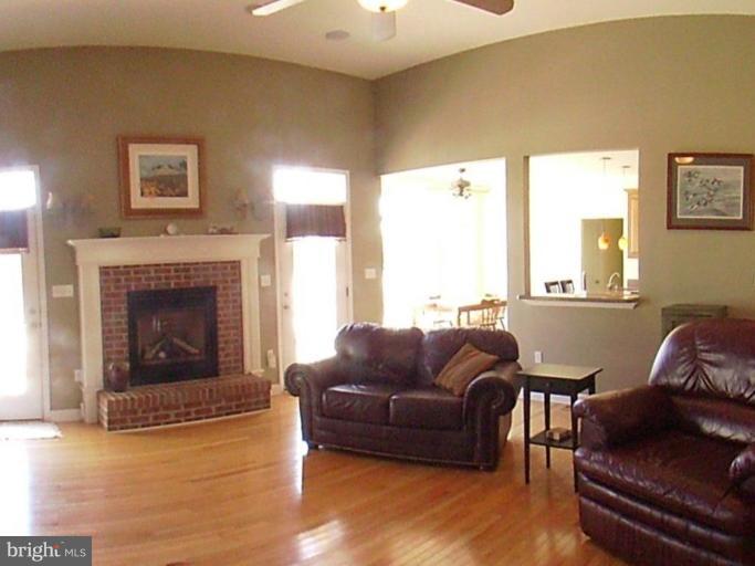 1405 Singer Road Joppa, MD 21085 - Photo 7 of 15 Living Room