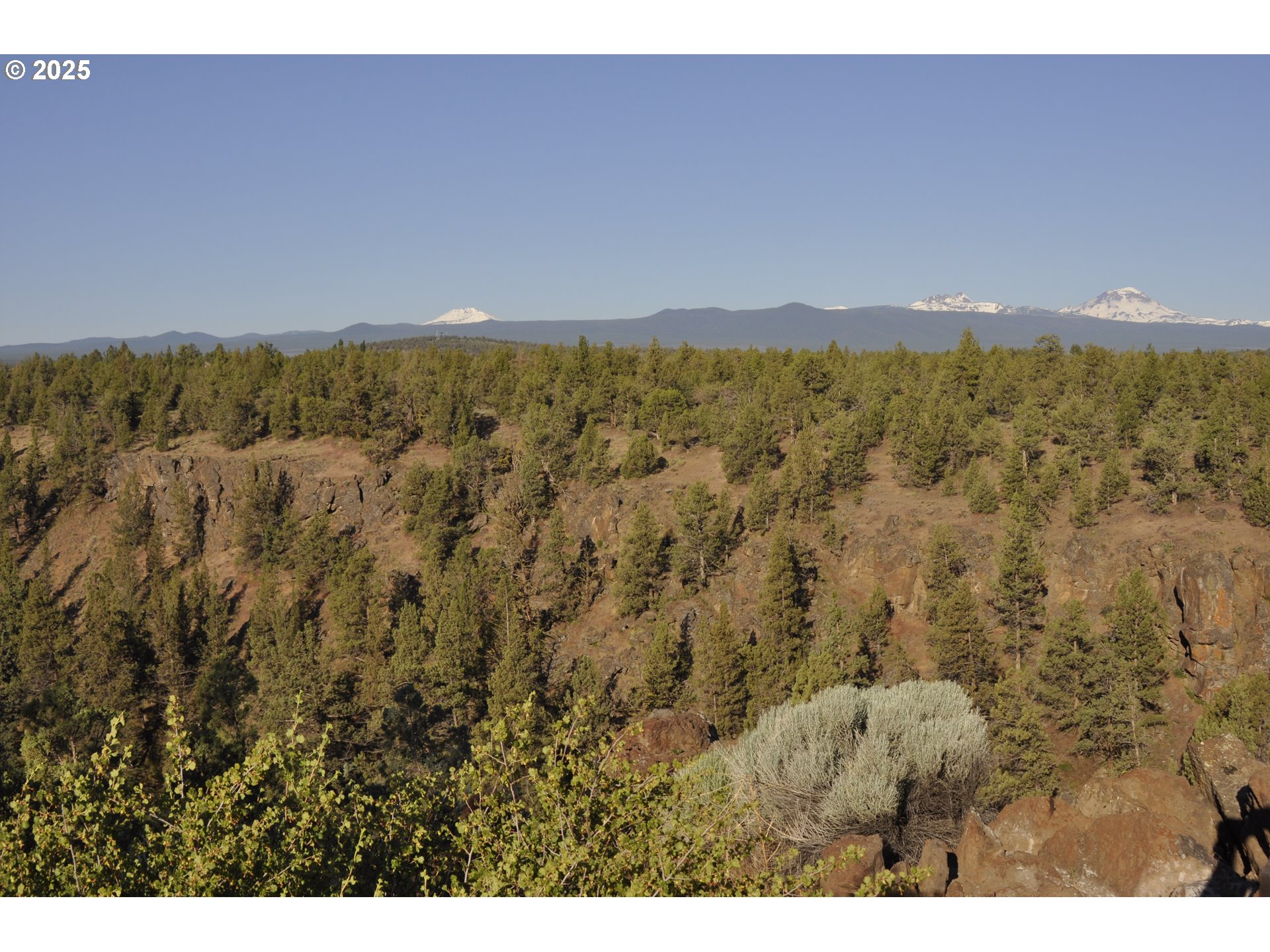 65255 Swalley Road Bend, OR 97703 - Photo 7 of 48 a view of ocean and green space