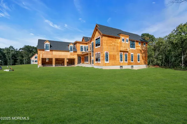 a front view of house with yard