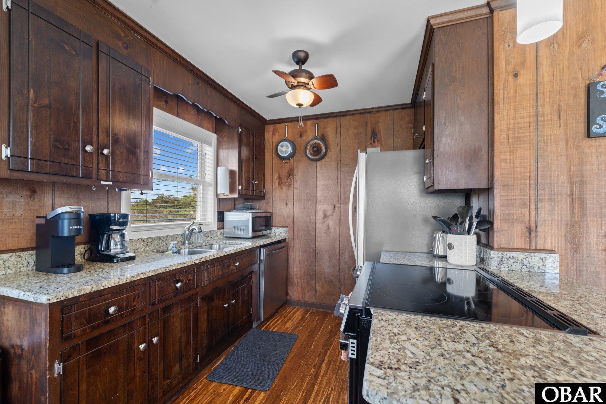 100 Baker Avenue Kill Devil Hills, NC 27948 - Photo 4 of 32