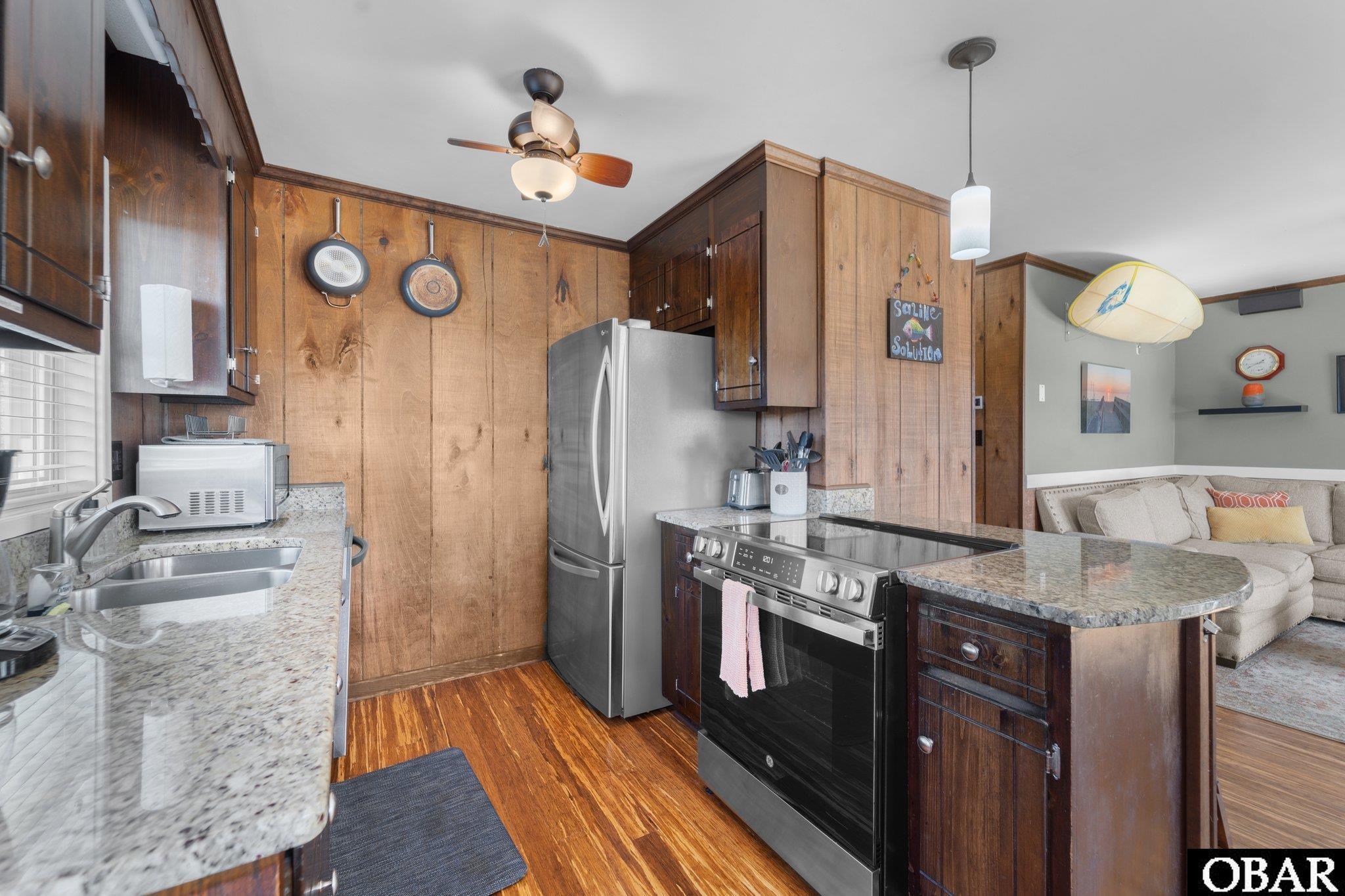 100 Baker Avenue Kill Devil Hills, NC 27948 - Photo 6 of 32