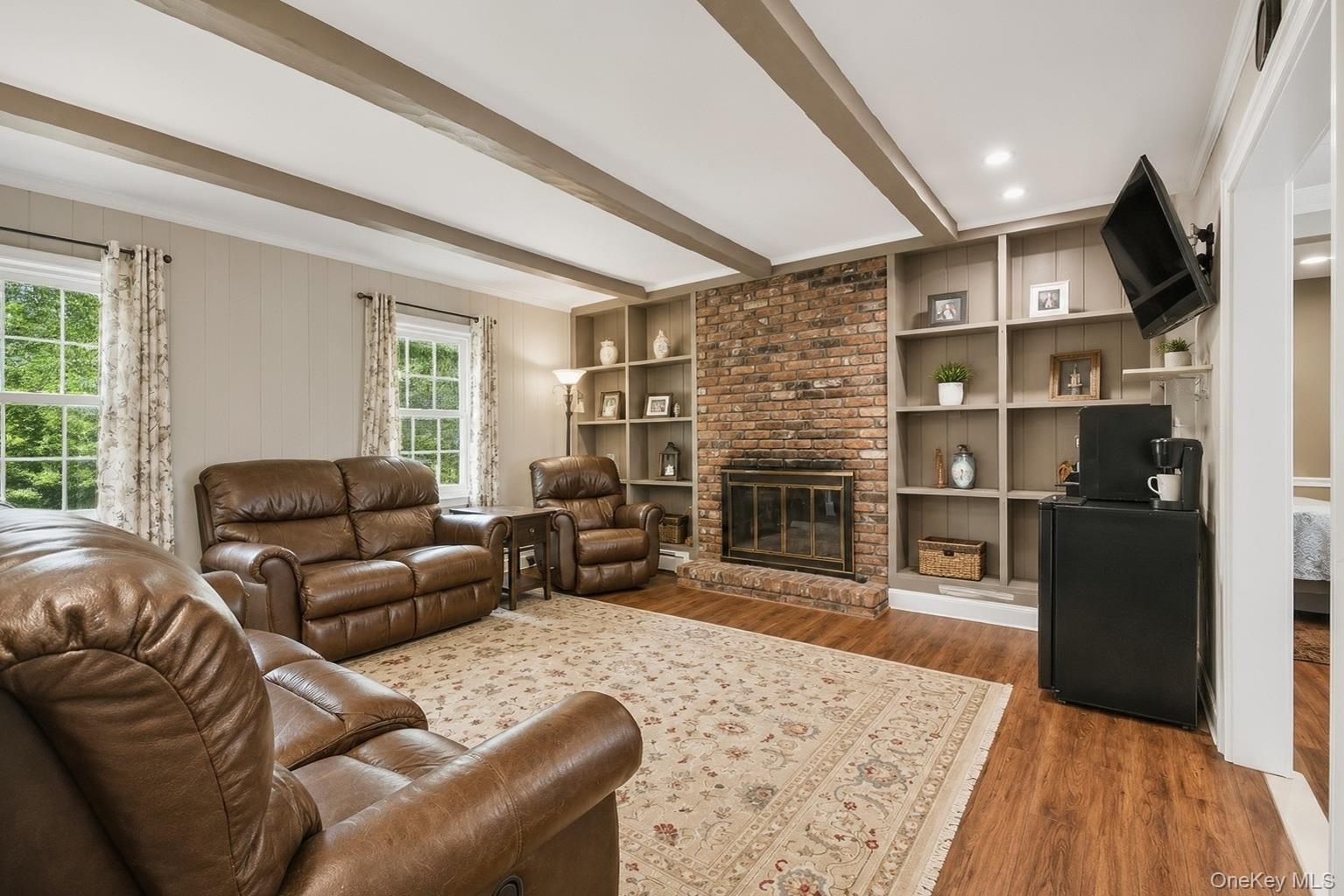 77 Shore Road Mount Sinai, NY 11766 - Photo 12 of 33