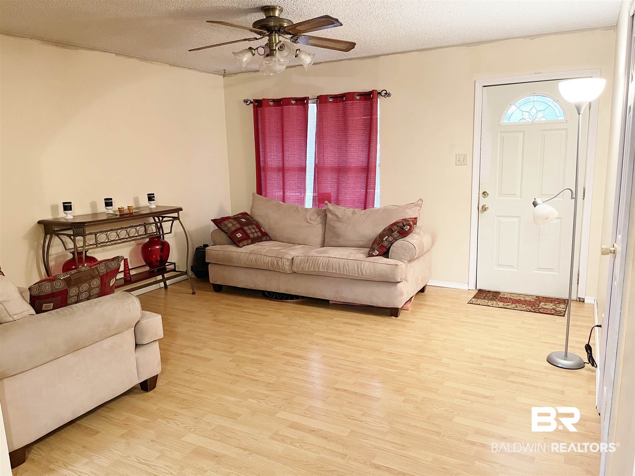 405 North Clark Circle Satsuma, AL 36572 - Photo 4 of 12