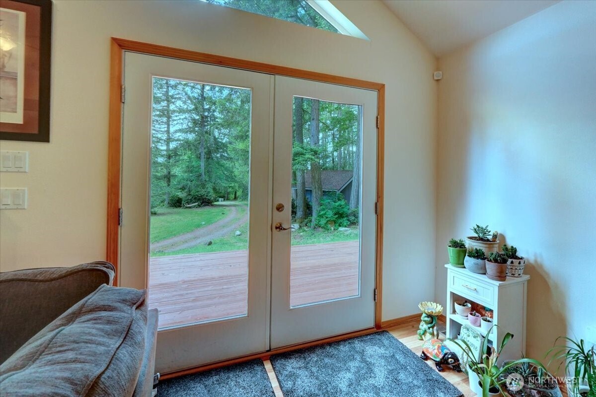 9535 Olalla Valley Road Southeast Port Orchard, WA 98367 - Photo 7 of 40