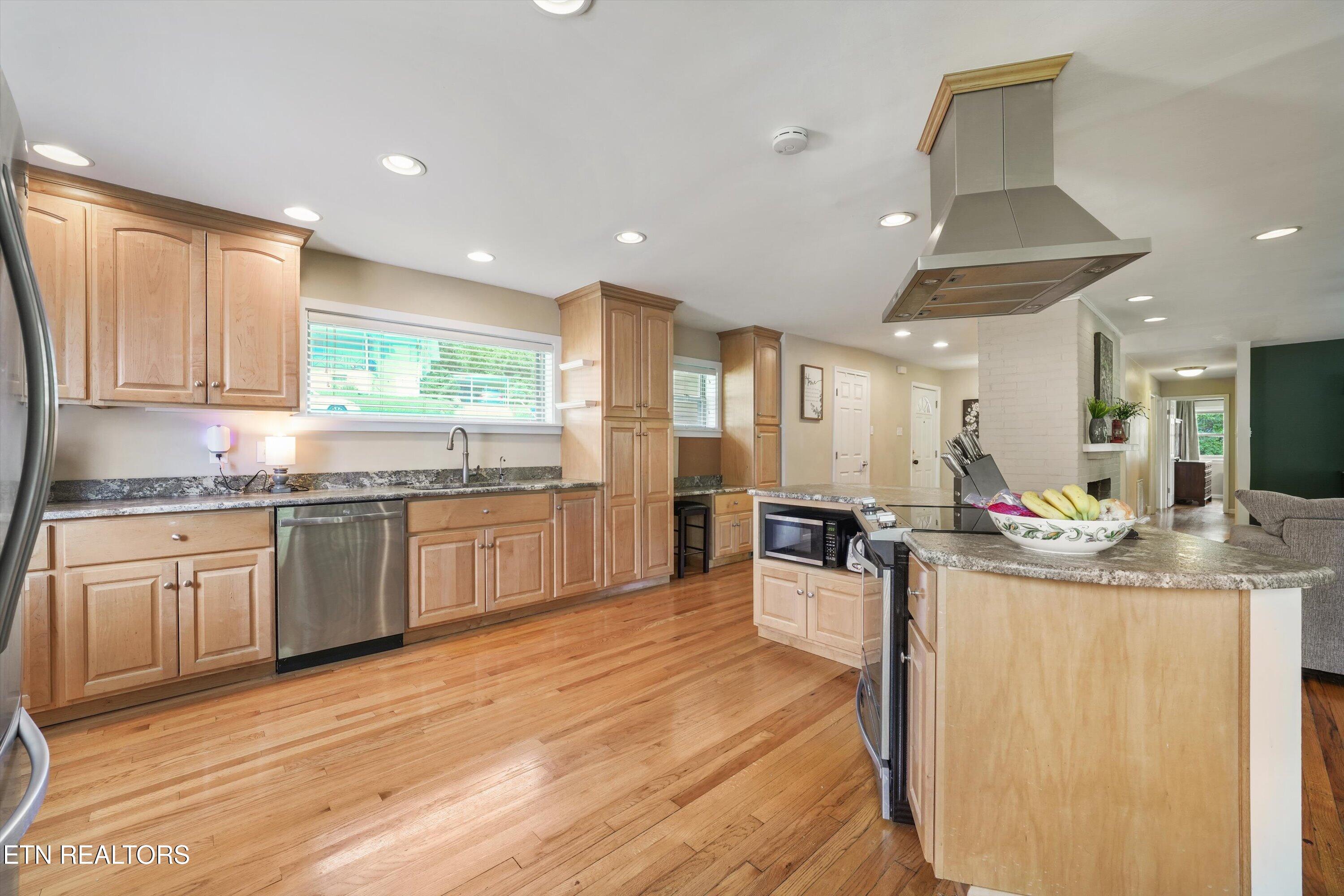 109 Cahill Lane Oak Ridge, TN 37830 - Photo 10 of 38 10-109 Cahill Ln 10