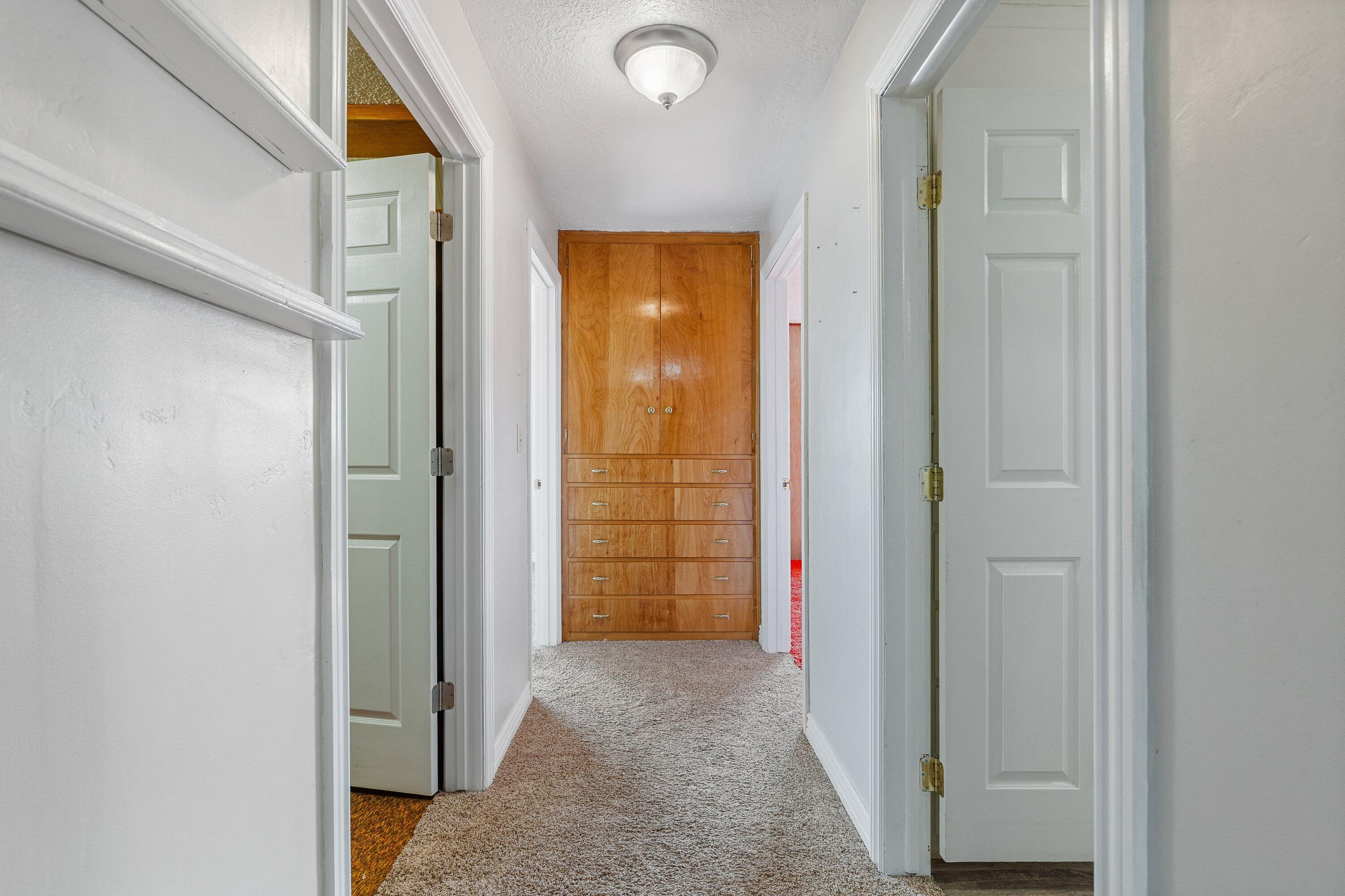 81 South Center Street Enterprise, UT 84725 - Photo 11 of 35 Hallway